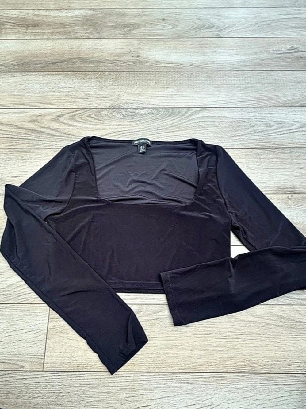 PrettyLittleThing Long Sleeve Crop Top in Black Size 8